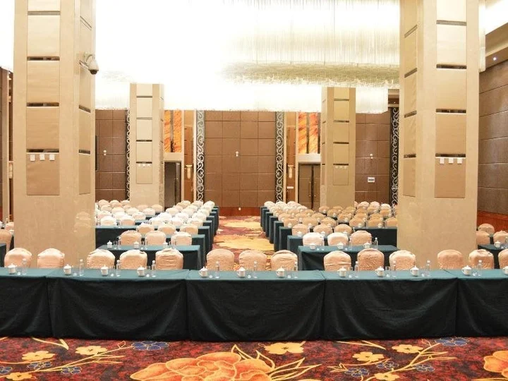Синин: Fwinchine International Hotel