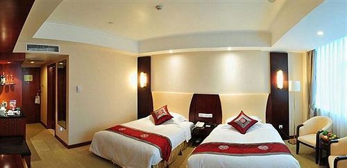 Синъи: Jinzhou Cuihu Hotel Xingyi