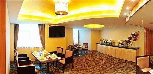 Синъи: Jinzhou Cuihu Hotel Xingyi