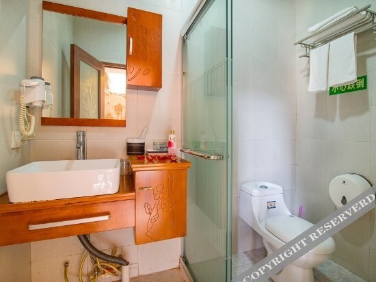 Сямынь: Xiamen Qicai Linglongge Family Inn