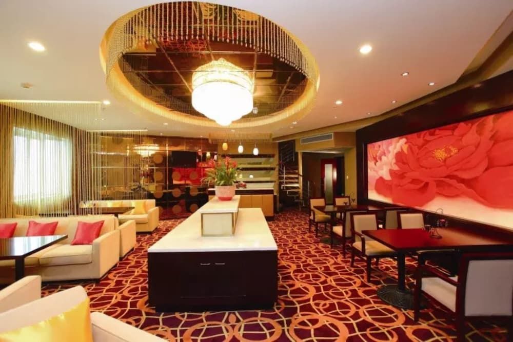 Дунъян: Hengdian World Studios · Guomao Hotel (Qingming Riverside Scene Store)
