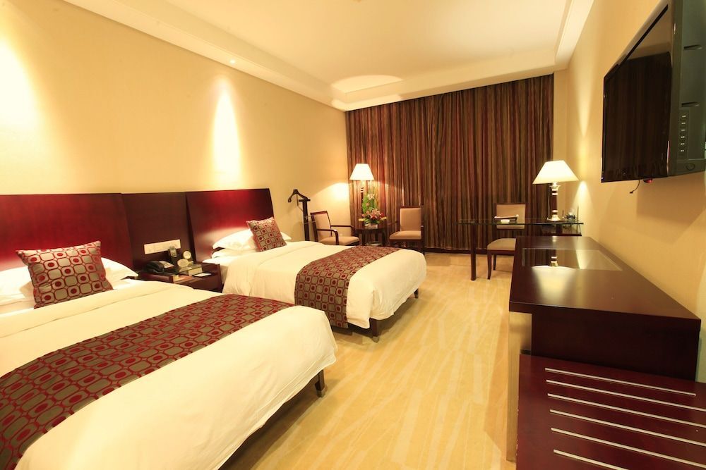 Дунъян: Hengdian World Studios · Guomao Hotel (Qingming Riverside Scene Store)