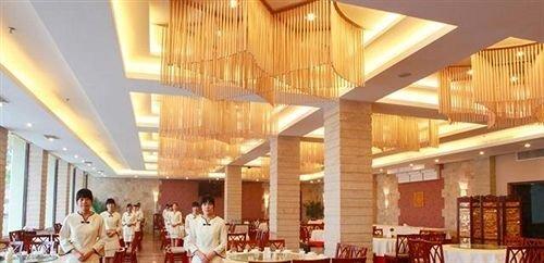 Циньхуандао: North Of China Electric Building - Beidaihe