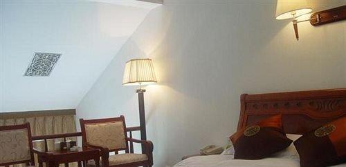 Шанграо: Mount Sanqingshan Tianmen Villa