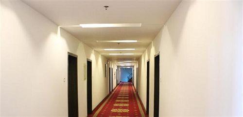 Урумчи: Urumqi Light Hotel