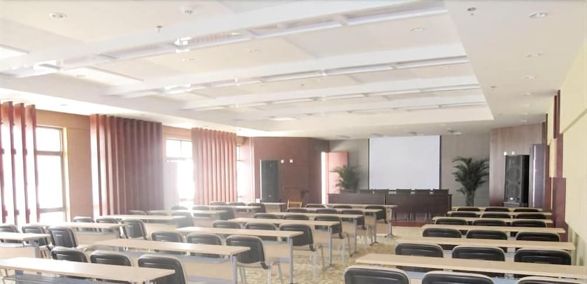 Чичжоу: Jiuhuashan Center Hotel