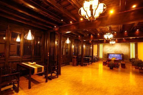 Цзиньчжун: New Dragon Gate Guest House