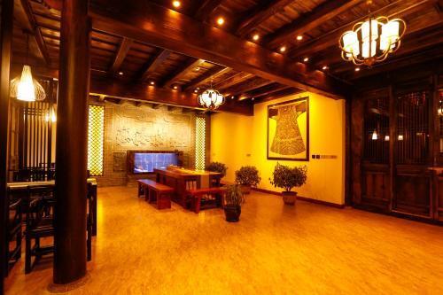 Цзиньчжун: New Dragon Gate Guest House