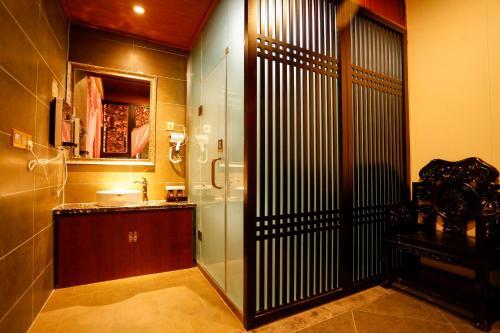 Цзиньчжун: New Dragon Gate Guest House