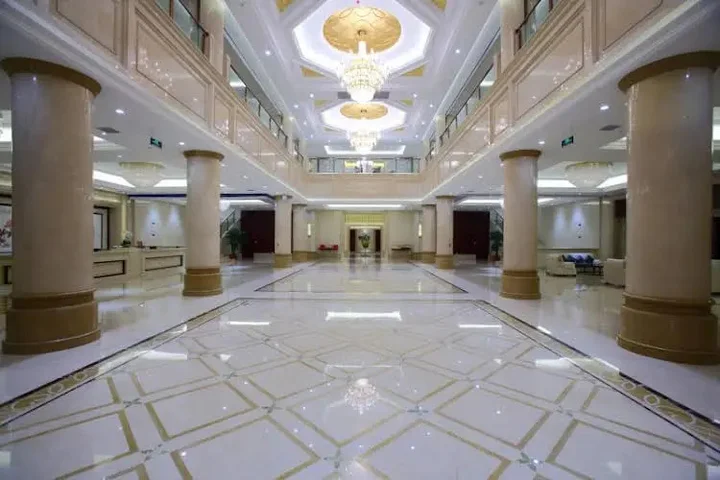 Линьи: Linyi River Hotel