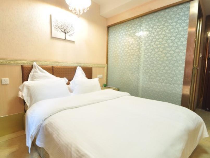Луань: GreenTree Inn Anhui Luan Railway Station East Bus Terminal Express Hotel