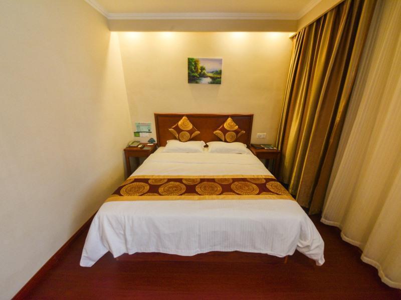 Луань: GreenTree Inn Anhui Luan Railway Station East Bus Terminal Express Hotel