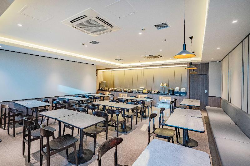 Шанграо: Hanting Hotel Shangrao Centre Square Zhongshan Road