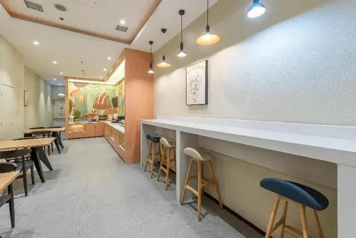 Баоцзи: Hanting Hotel Baoji Gaoxin Railyway South Station