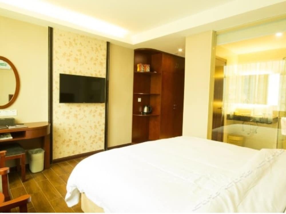 Цзеян: GreenTree Inn (Puning High-speed Railway Station International Commodity City)