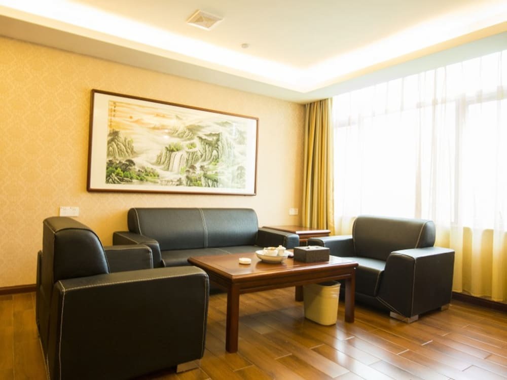 Цзеян: GreenTree Inn (Puning High-speed Railway Station International Commodity City)