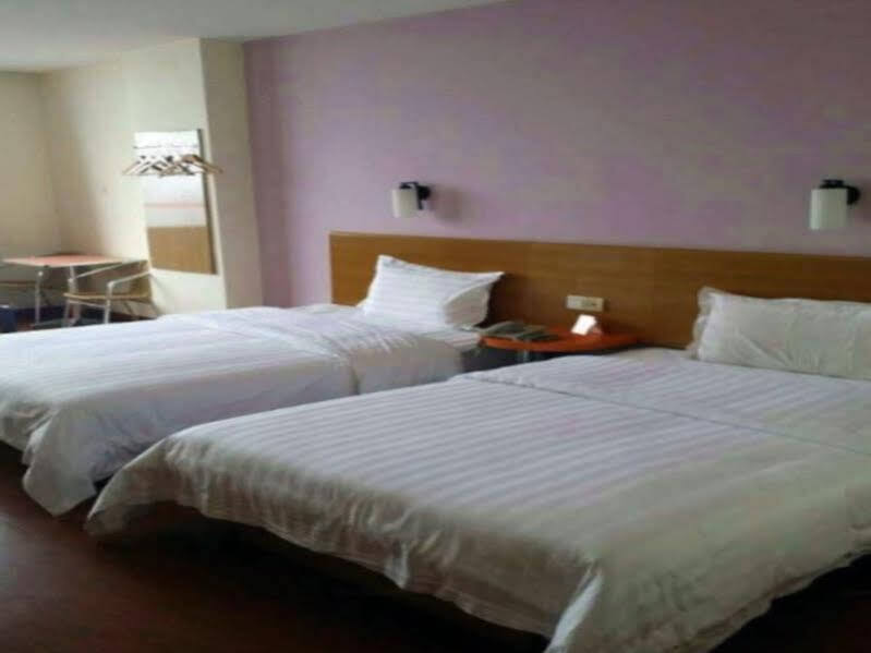 carousel image 3
