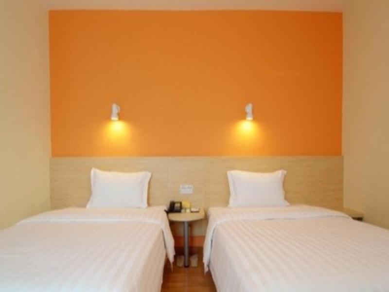 Ухань: Barry Hotel (Financial Port North Metro Station Contemporary International Garden)