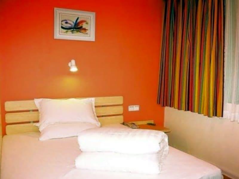 Лоян: 7 Days Inn Luoyang Zhongzhou Luming Tang Scenic
