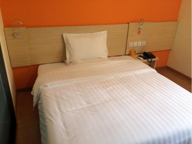 Пекин: 7 Days Inn Beijing Liangxiang Changyang Roundabout Branch