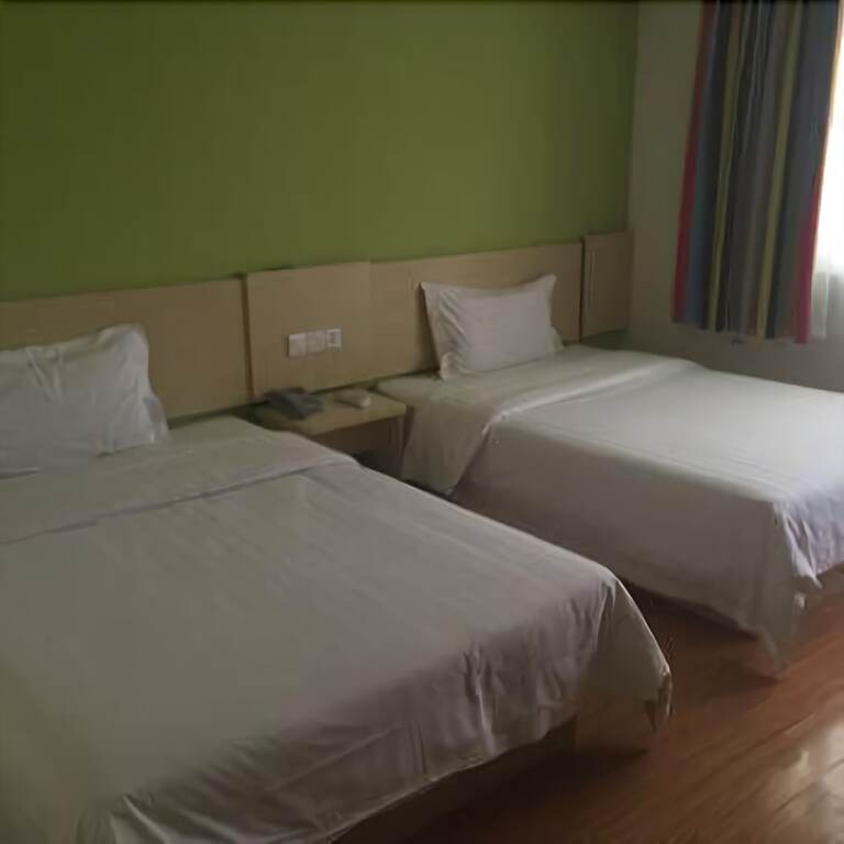 Вэйнань: 7 Days Inn