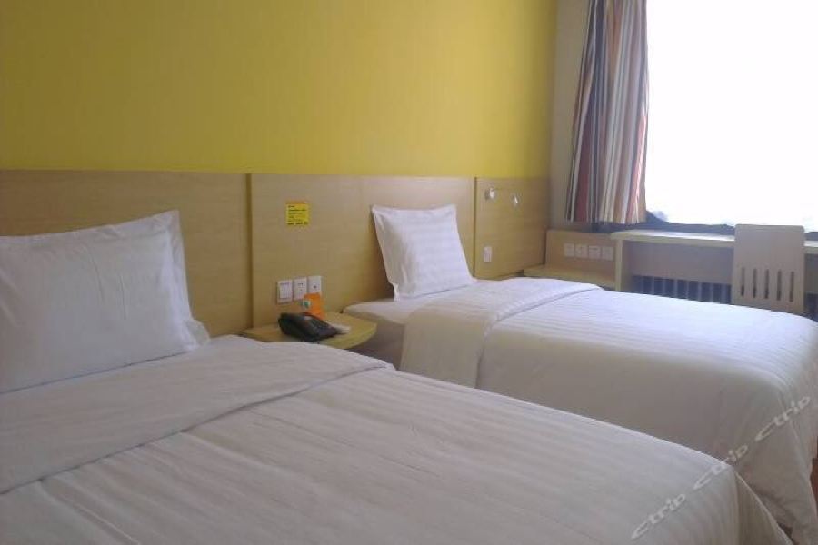 Чжэнчжоу: 7 Days Inn Zhengzhou Jingsan Road Century Mart