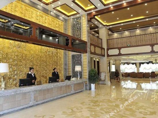 Шангри-Ла: Salong Hotel