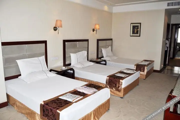 Люян: Lvliang Double Yu The Holiday Hotel