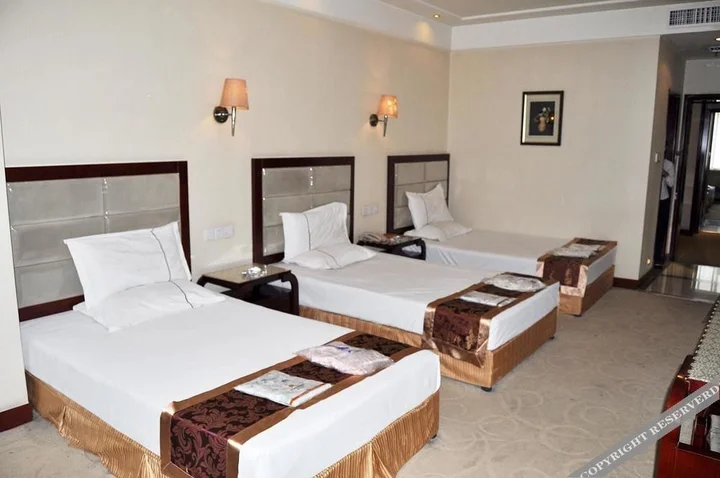 Люян: Lvliang Double Yu The Holiday Hotel