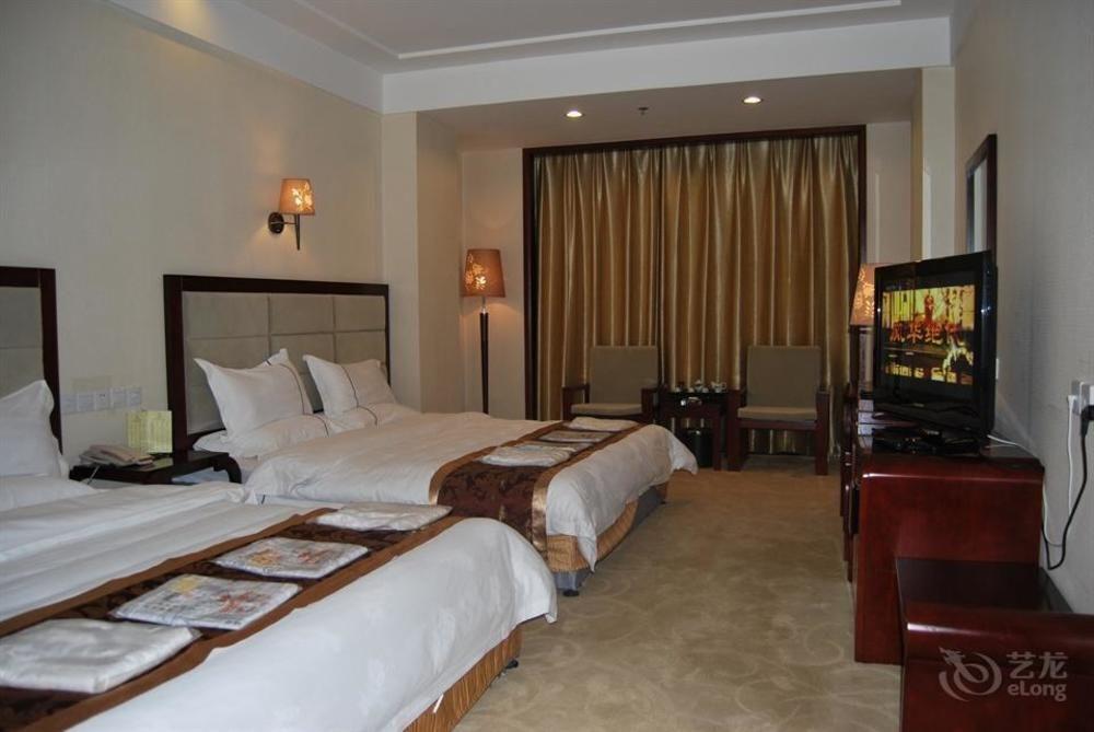 Люян: Lvliang Double Yu The Holiday Hotel
