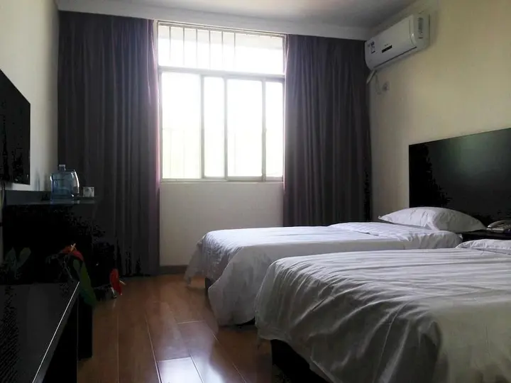 Цзинин: City 118 Chain Hotel Yanzhou huochezhan Xinglong Temple