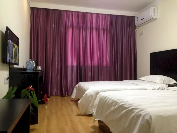 Цзинин: City 118 Chain Hotel Yanzhou huochezhan Xinglong Temple