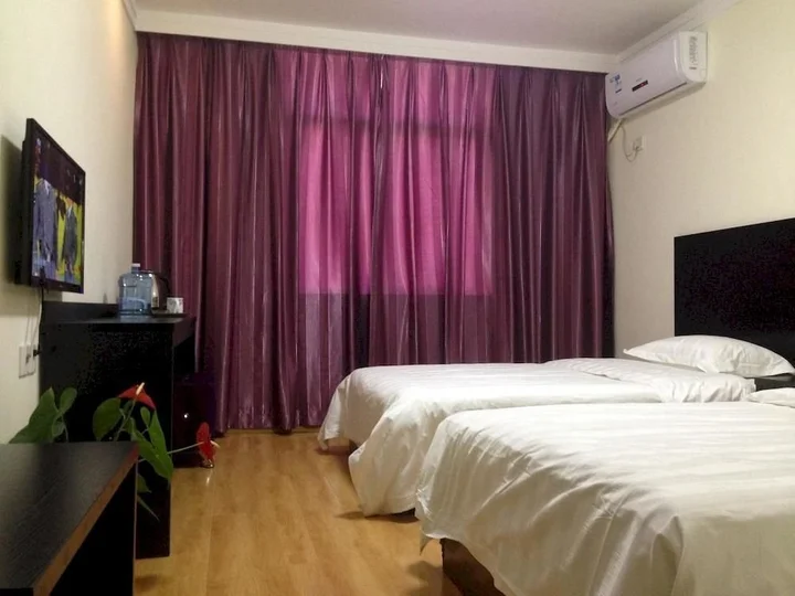 Цзинин: City 118 Chain Hotel Yanzhou huochezhan Xinglong Temple