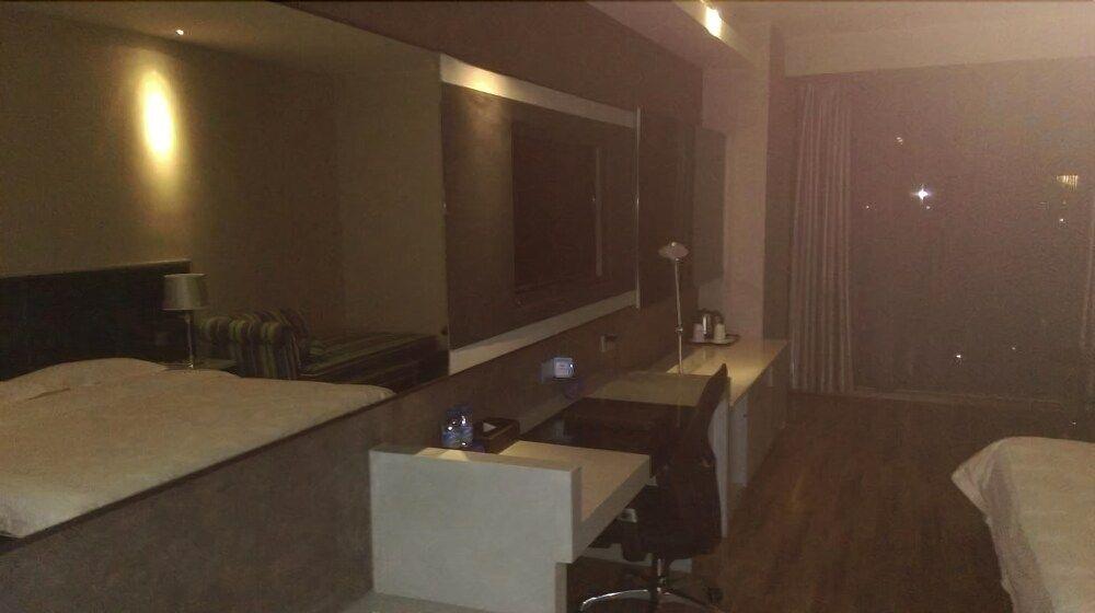 Шэньчжэнь: Phoenix Fountain Hotel