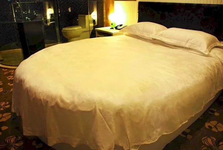 Чжэнчжоу: Nine Days Fashion Hotel Zhengzhou China World Trade Center 360 Square