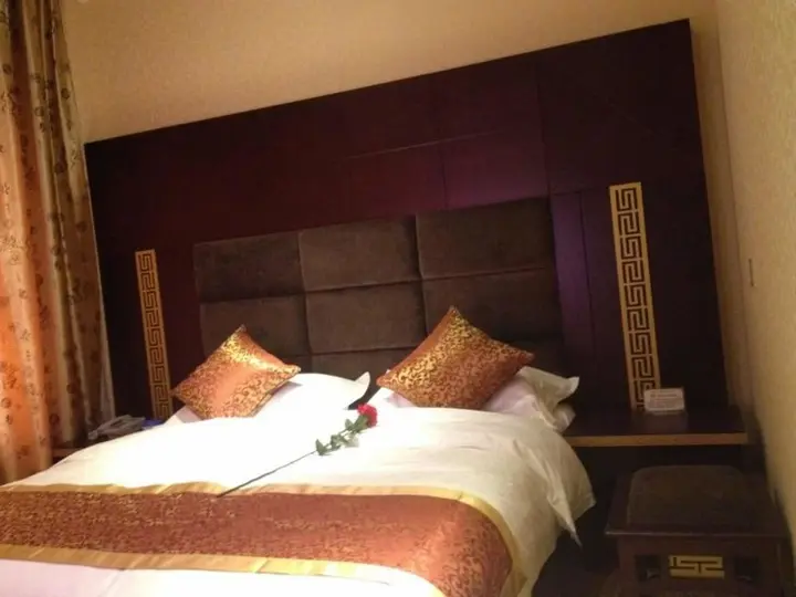 Линьань: Jianshui San Long Hotel
