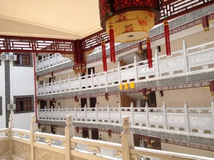 Линьань: Jianshui San Long Hotel
