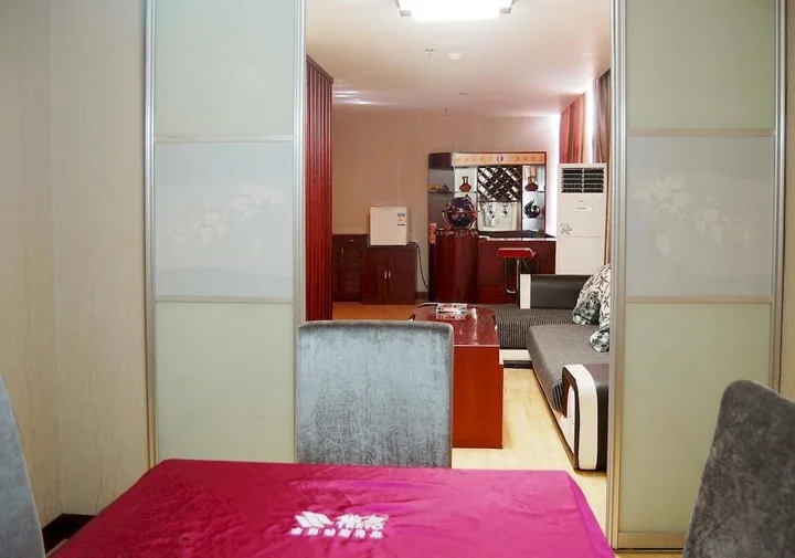 Луань: Lu'an Rui'an Haotai Business Hotel