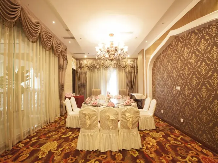Чэнду: Central Asian Hotel