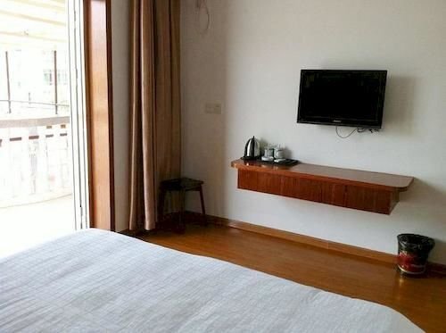 Чжоушань: Enning Hotel