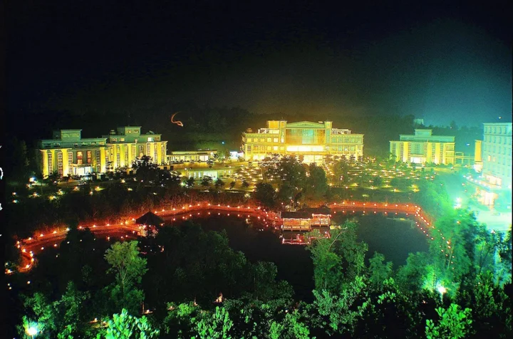 Цзеян: Jingming Hotspring Holiday Resort