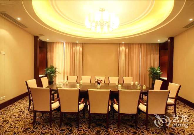 Чанчжоу: Lakeside Camphor Tree Hotel