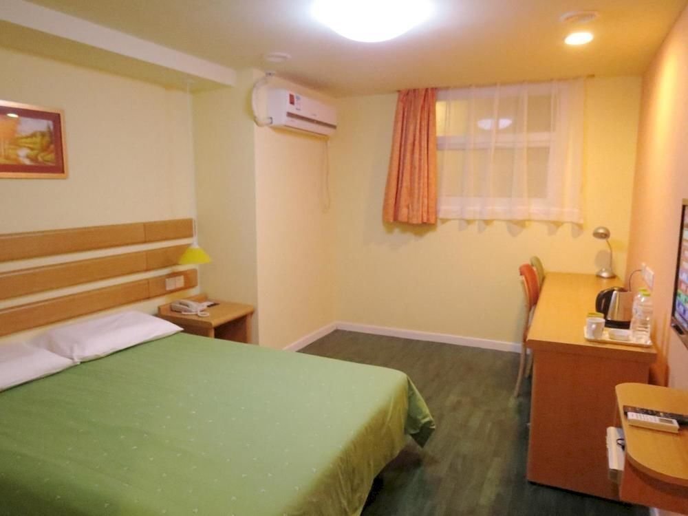 Ханчжоу: Home Inn Hangzhou West Lake Nansong Dynasty EmpoerorS Street DingAn Road Metro Station