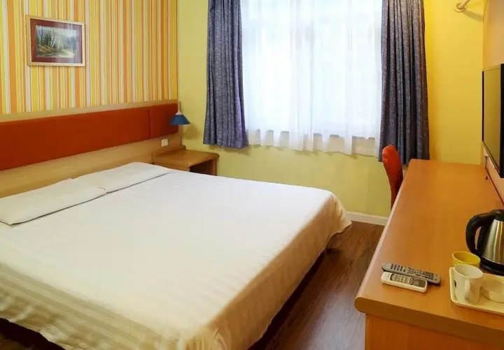 Ханчжоу: Home Inn Hangzhou West Lake Nansong Dynasty EmpoerorS Street DingAn Road Metro Station