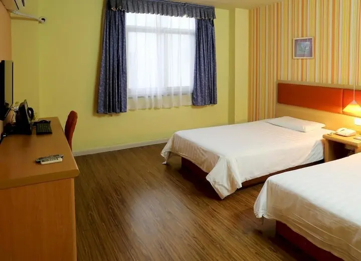 Ханчжоу: Home Inn Hangzhou West Lake Nansong Dynasty EmpoerorS Street DingAn Road Metro Station