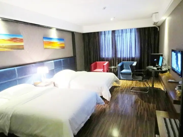 Наньнин: By Ron Hotel