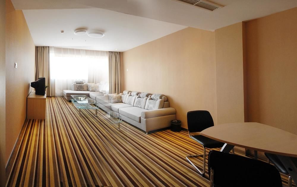 Уху: Super 8 Hotel