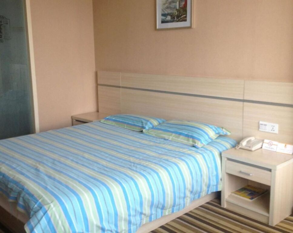 Уху: Super 8 Hotel
