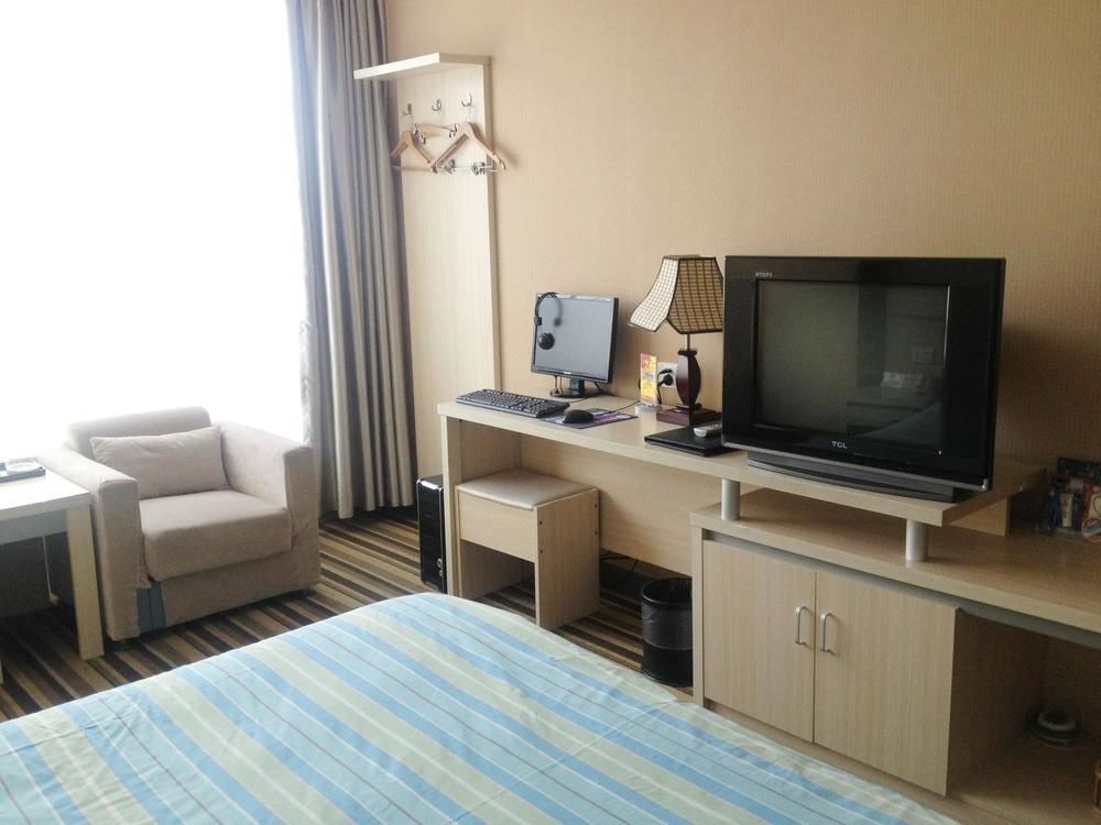 Уху: Super 8 Hotel