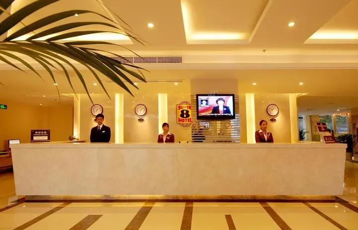 Уху: Super 8 Hotel